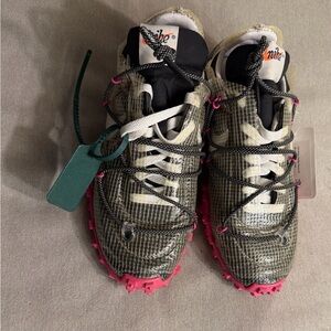 Nike x Off-White Wmns Waffle Racer SP in the black and fuchsia